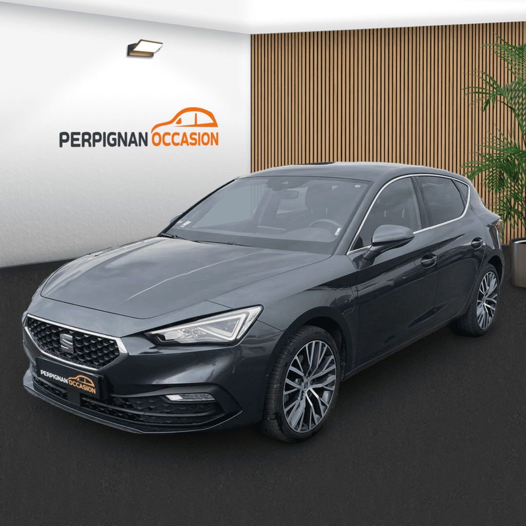 Seat Leon eHybrid Xcellence grise d'occasion à Perpignan – vue avant / voiture occasion Perpignan